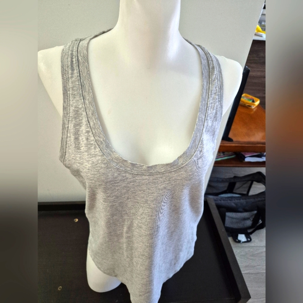 LULEMON Athletic Top  // PTP - 16 Light Gray